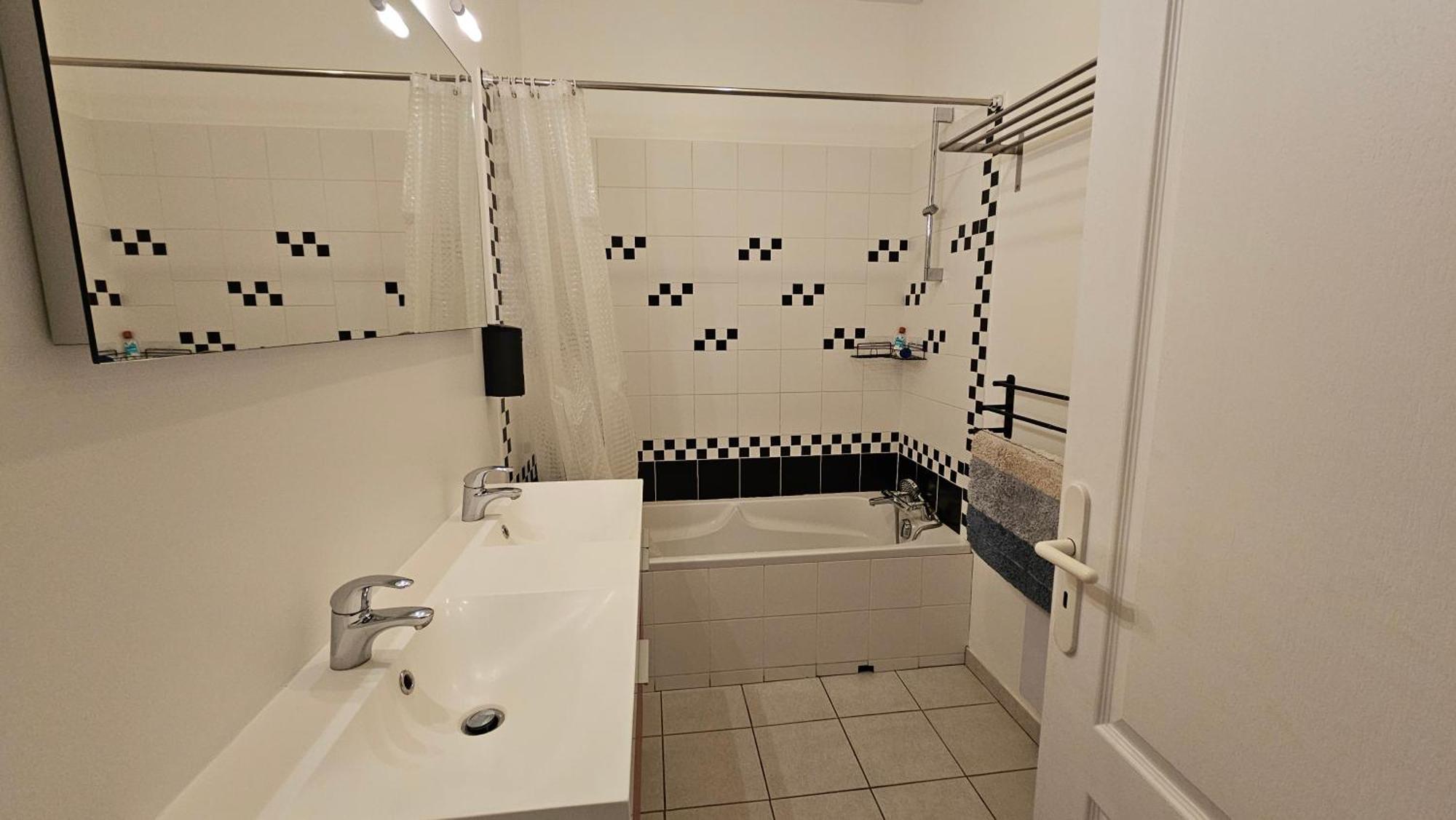 Bed To Rent - Maison Calme Avec Jacuzzi Sous Supplement Bordeaux Extérieur photo